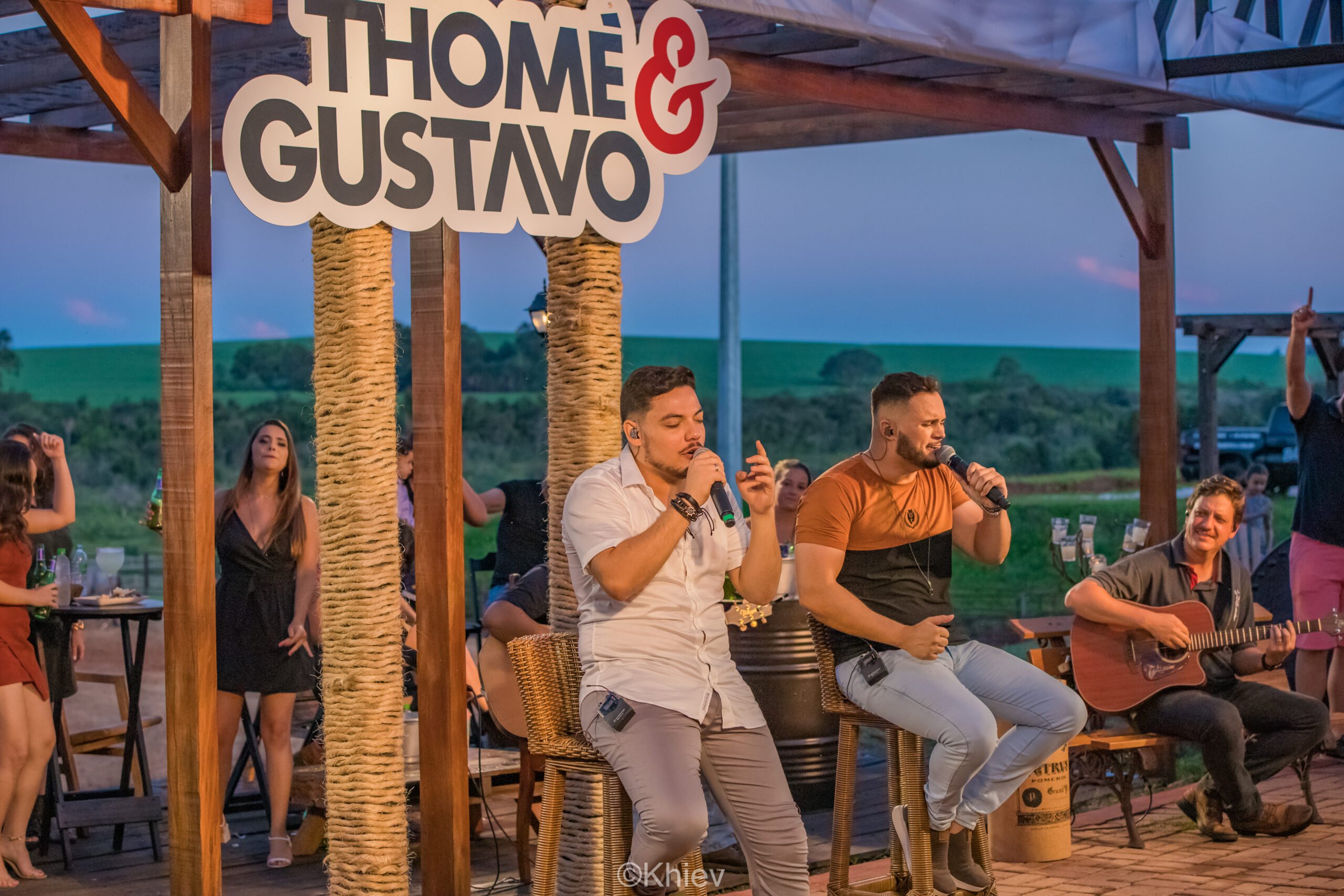 Thomé e Gustavo apresentam faixas do dvd “Cantando, Bebendo e Sofrendo”